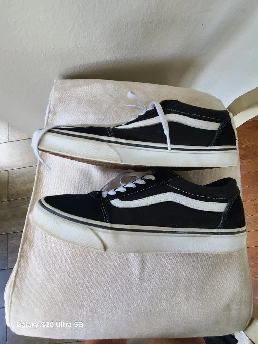 Men's Vans Black and White Low-Top Men's Sneakers